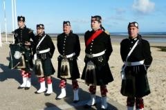 Les Régiments écossais se distinguent par le port du kilt et du glengarry Les Régiments écossais se distinguent par le port du kilt et du glengarry
