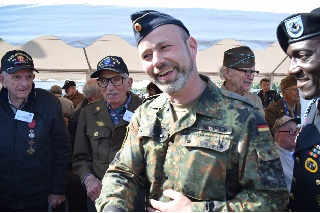 Les soldats allemands font d�sormais partie de toutes les c�r�monies