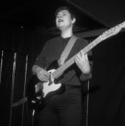 Marcie à la guitare Marcie à la guitare